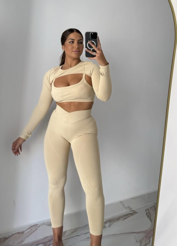 Conjunto deportivo beige - Imagen 2